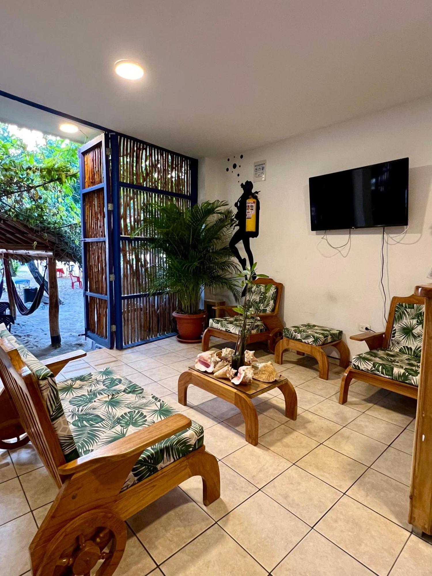 Hostel Beach House Rincon ภายนอก รูปภาพ