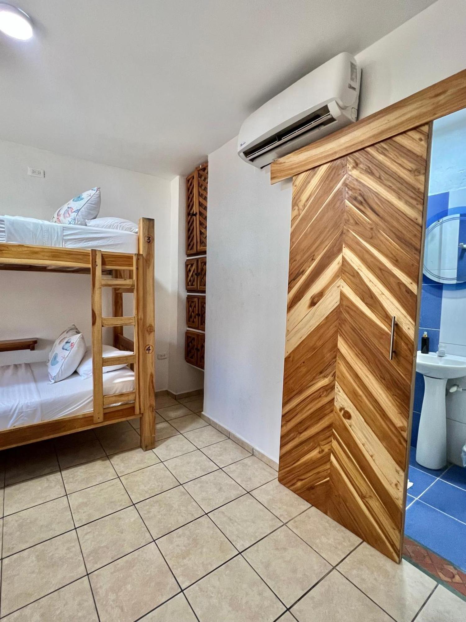 Hostel Beach House Rincon ภายนอก รูปภาพ