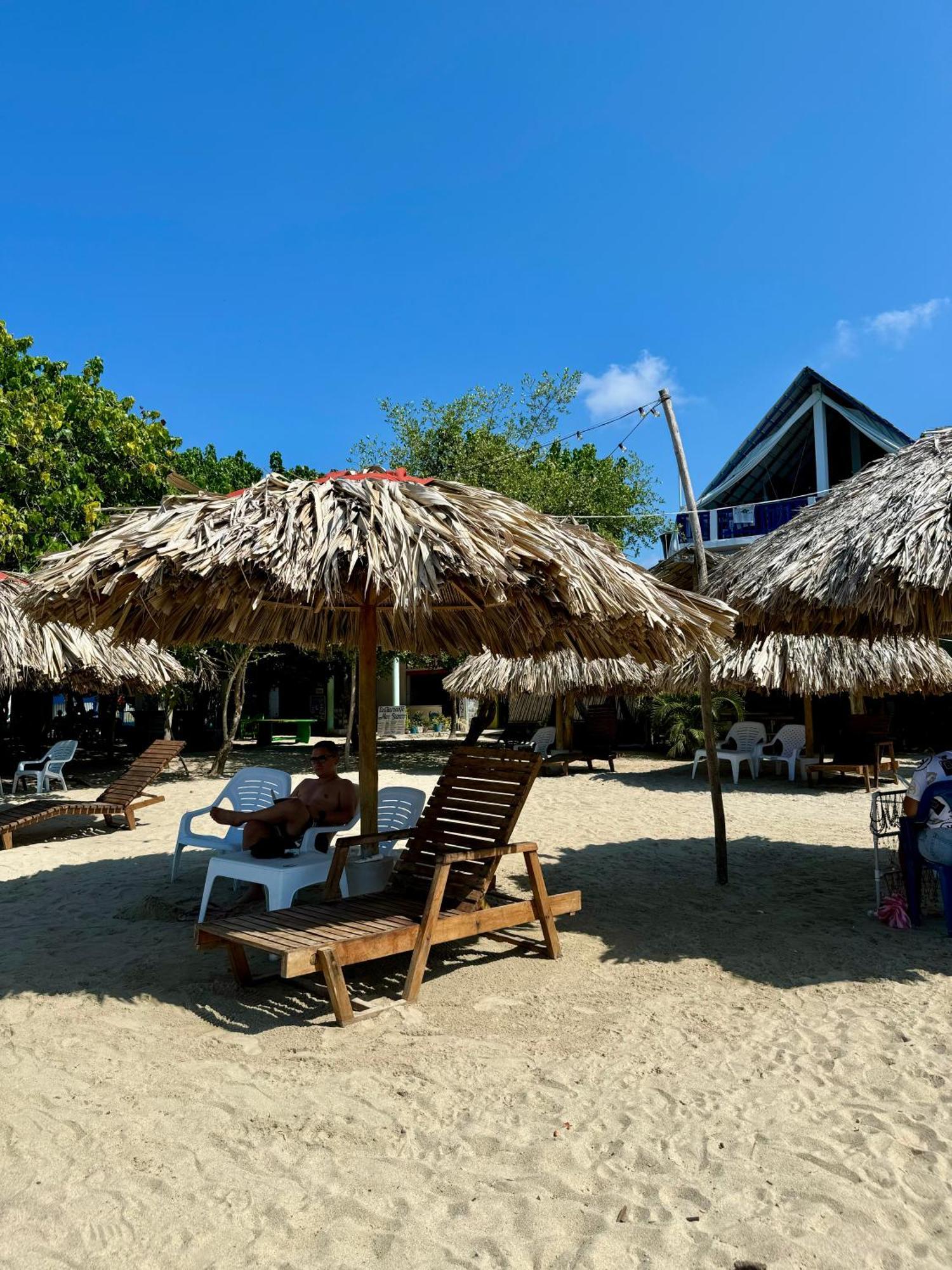 Hostel Beach House Rincon ภายนอก รูปภาพ