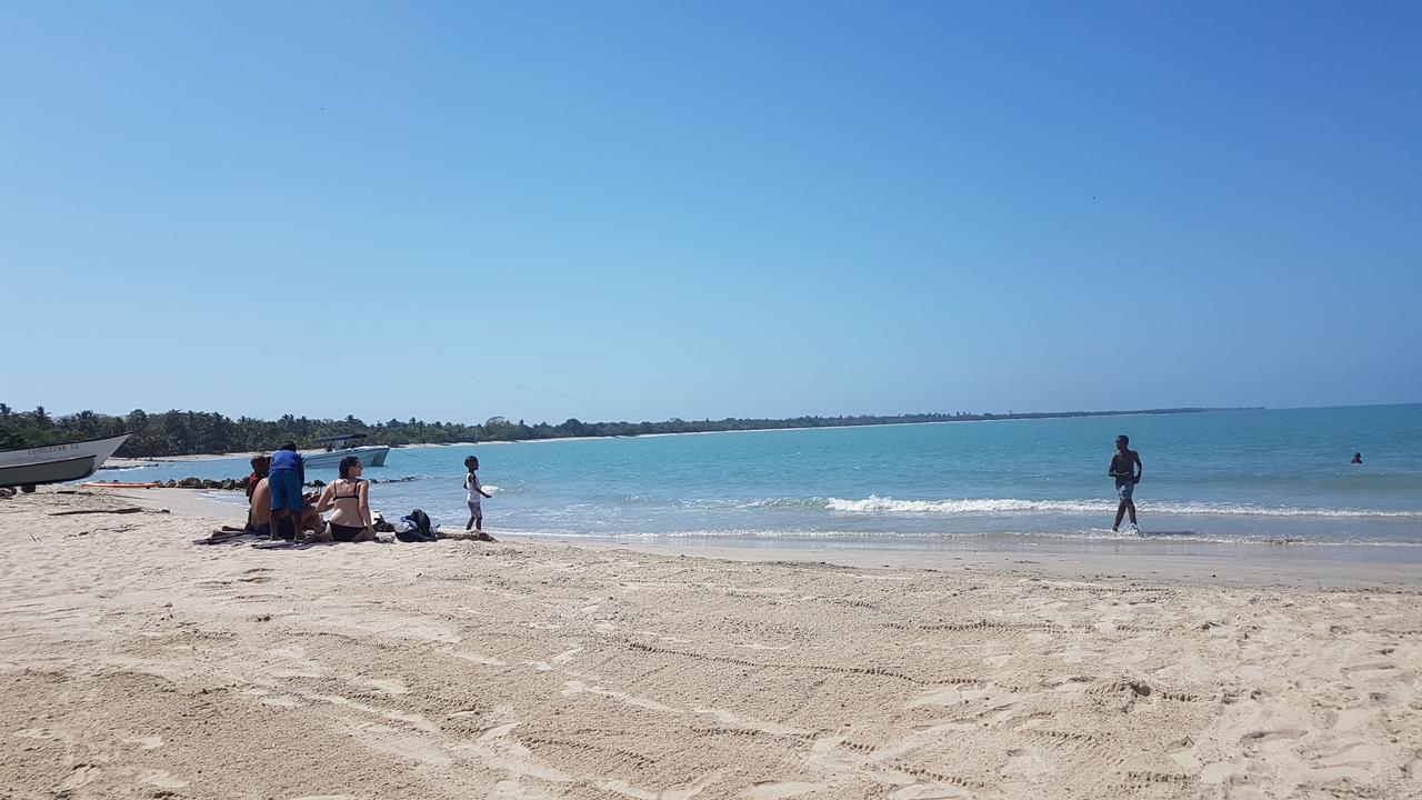 Hostel Beach House Rincon ภายนอก รูปภาพ